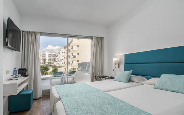 Alua Leo Hotel