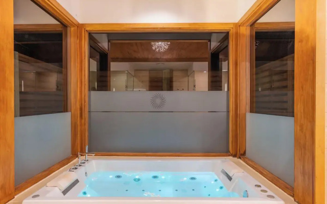 Hideaway Beach Resort & Spa