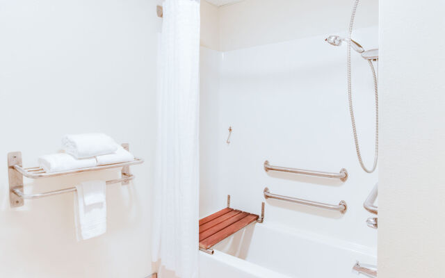 MainStay Suites LeClaire - Quad Cities