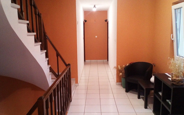 Haus Fay Chios