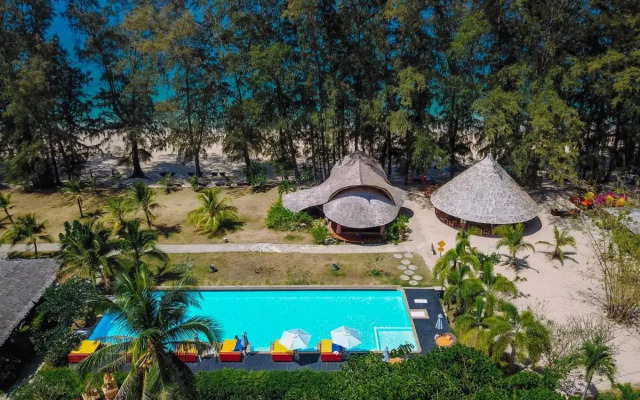 Long Beach Chalet Hotel