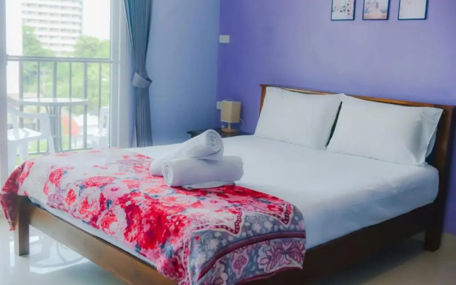 Patumnak Beach Guesthouse