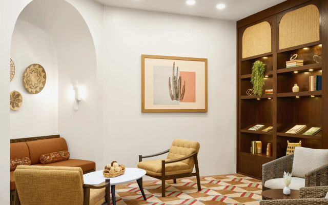 The Scottsdale Resort and Spa, Curio Collection by Hilton