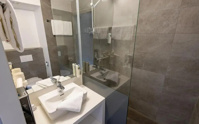 Hwest Hotel Hall