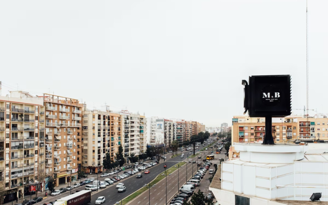 Отель Malcom and Barret