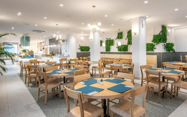 Caldera Beach Hotel
