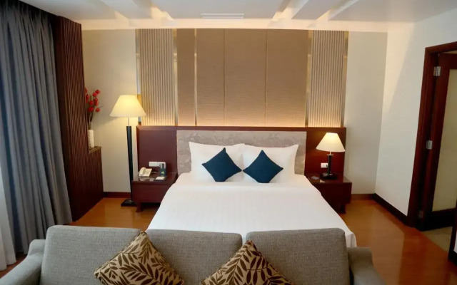 Kin Hotel Thi Sach