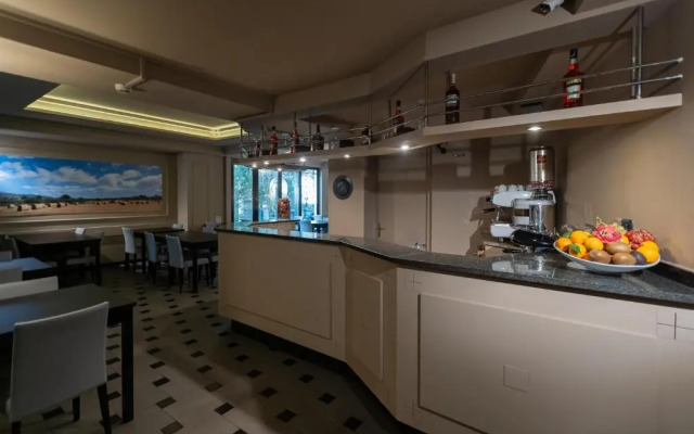 Отель Garibaldi Palace