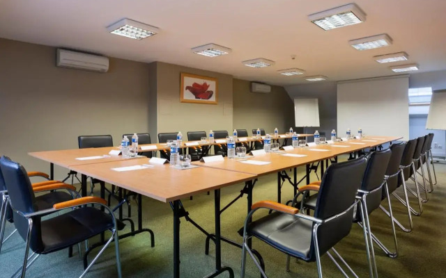 Comfort Hotel Orleans Saran