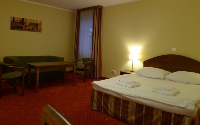 Hotel Na Uboczu Warsaw