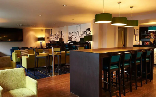 Holiday Inn Express Manchester Airport by IHG