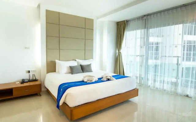 Royal Beach View Suites