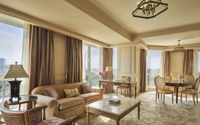 Отель Four Seasons Cairo at First Residence