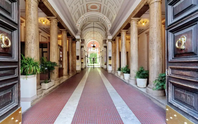Amaranto Romano Hotel
