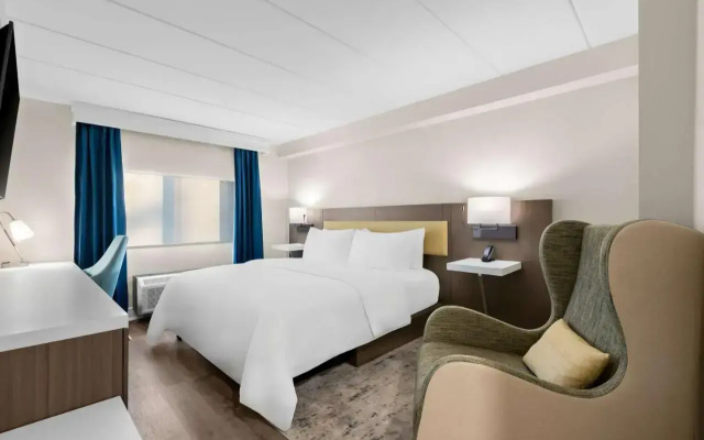 Latitude Suites Tinton Falls Eatontown/BW Premier Collection 