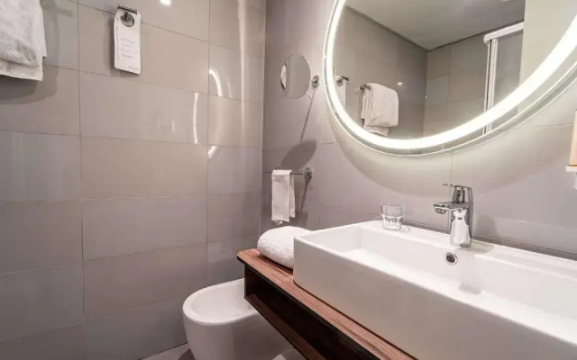Отель Mercure Bologna Centro