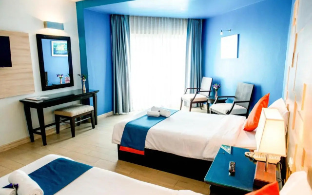 Sea Breeze Jomtien Resort (SHA Extra Plus)