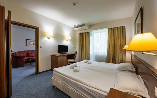 Lotos Hotel - Riviera Holiday Club