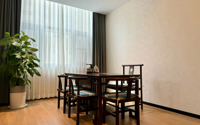 Pingdingshan Liyun Fenglong Hotel