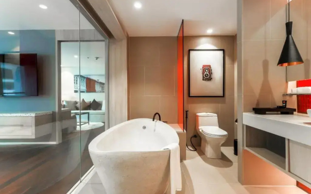 Radisson RED Phuket Patong Beach	