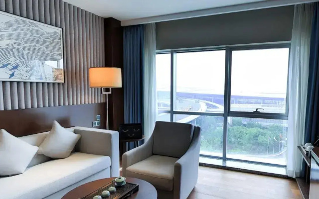 Grand Barony Qingdao Airport Hotel