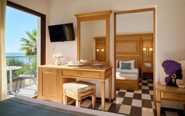 Evlogia Hotel Seafront & Annex by Greek Pride
