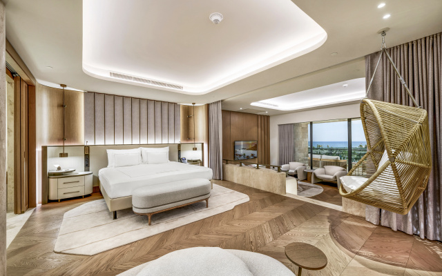 Regnum The Crown Resort