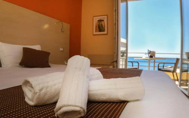 Janus Hotel