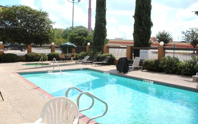Coratel Inn & Suites by Jasper New Braunfels IH-35 EXT 189
