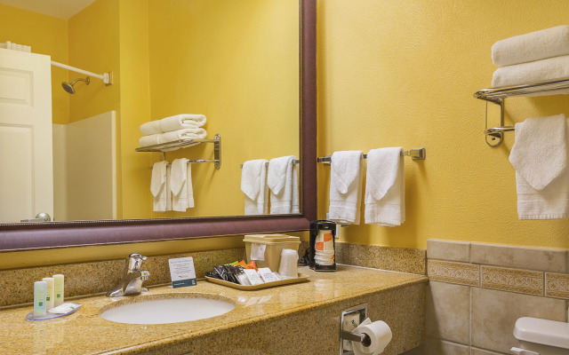 Quality Inn & Suites Galveston - Beachfront