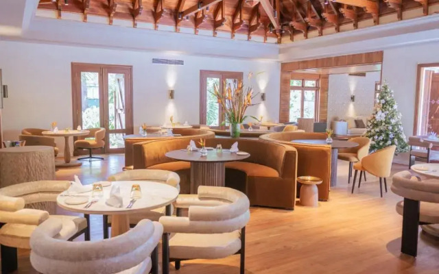 Maradiva Villas Resort & Spa
