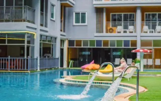 Elite Suites Patong Hotel