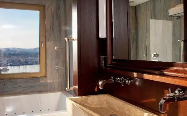 Kontokali Bay Resort & Spa