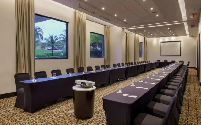 Courtyard by Marriott Panama Metromall