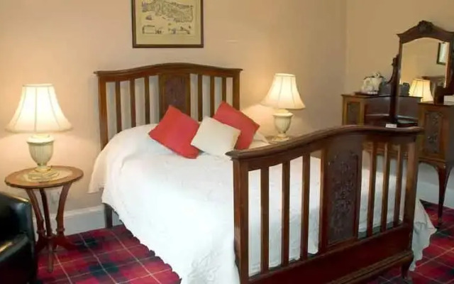 Harris Hotel