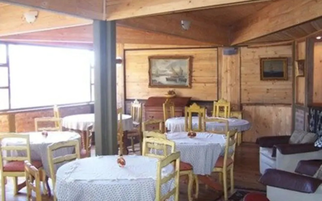 Robinson Crusoe Inn Class