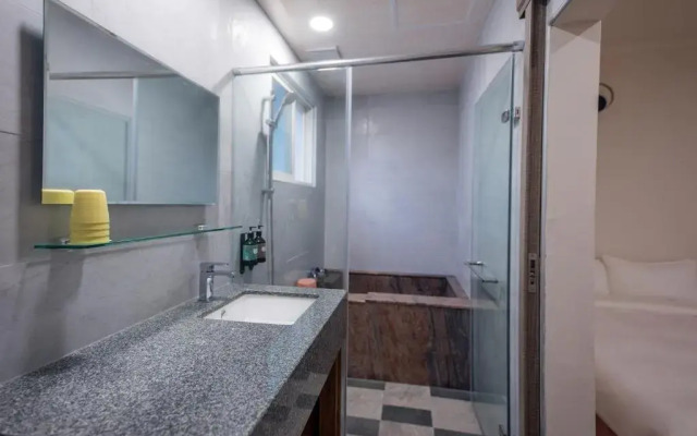 Ruifeng Hot Spring B&B