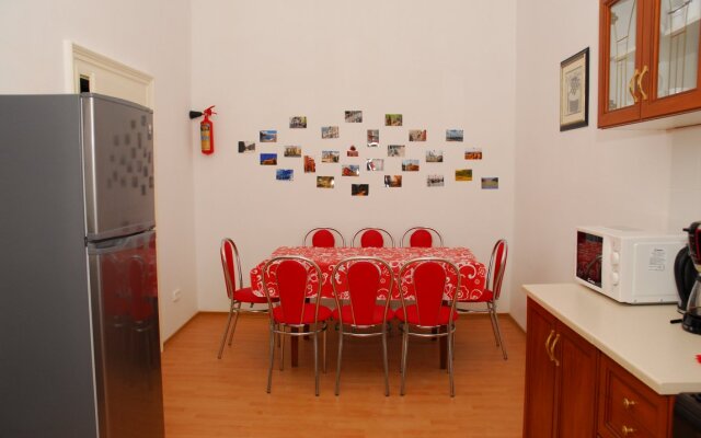 Five Flags Hostel