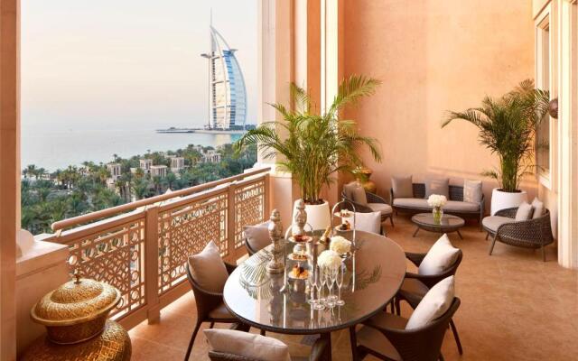 Jumeirah Al Qasr Dubai Hotel