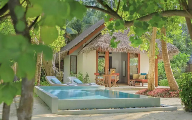 Dusit Thani Maldives Resort