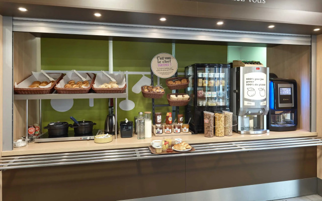 B&B HOTEL Orly Chevilly Marché International