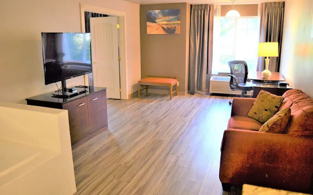 The Ashley Inn & Suites