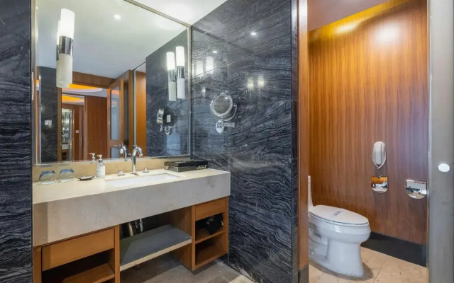 Wan Tsui Tong Riverside Hotel