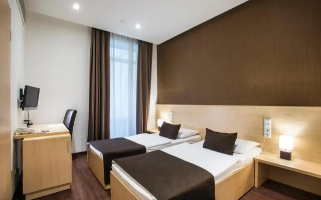 Promenade City Hotel