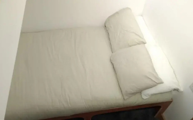 Kyle Blue Bristol - Luxury Hostel Boat