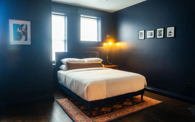The Hotel Melrose