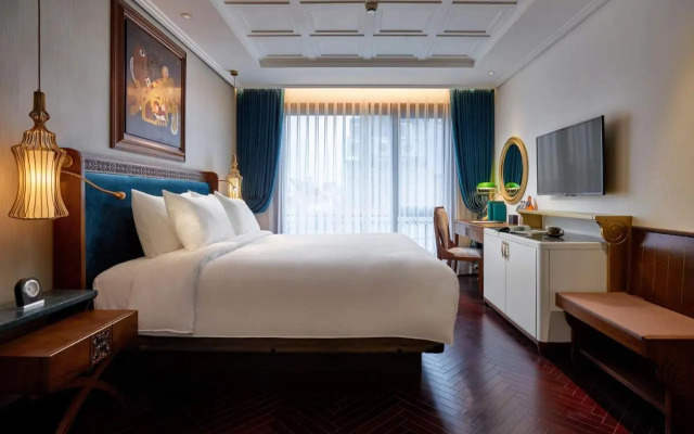 Peridot Grand Luxury Boutique Hotel