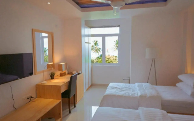 Отель Pine Lodge Maldives