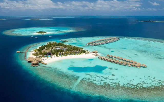 Outrigger Maldives Maafushivaru Resort