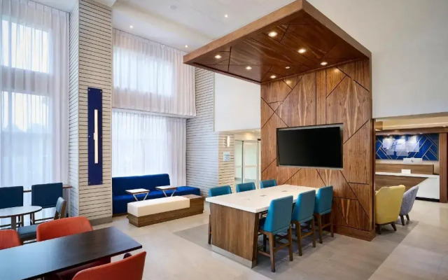 Holiday Inn Express and Suites Kitchener Southeast by IHG